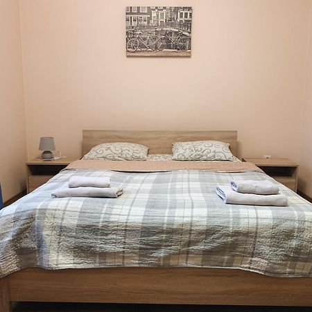 Apartments Domovik Parkaniya, 2A Мукачеве Екстериор снимка
