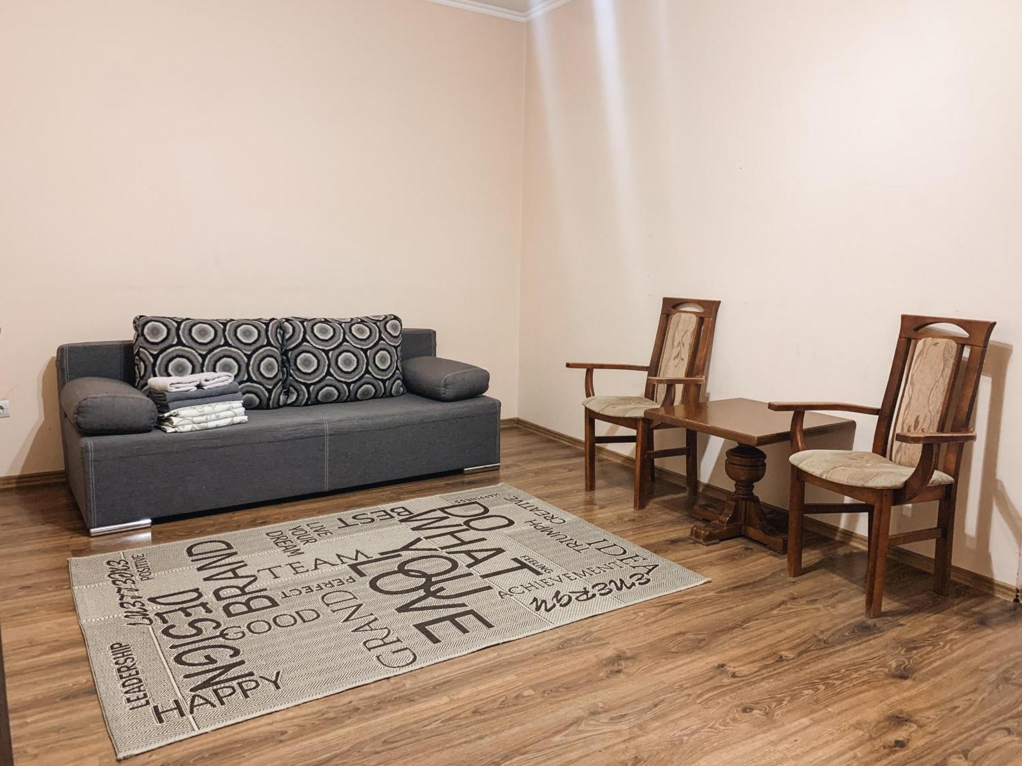 Apartments Domovik Parkaniya, 2A Мукачеве Екстериор снимка