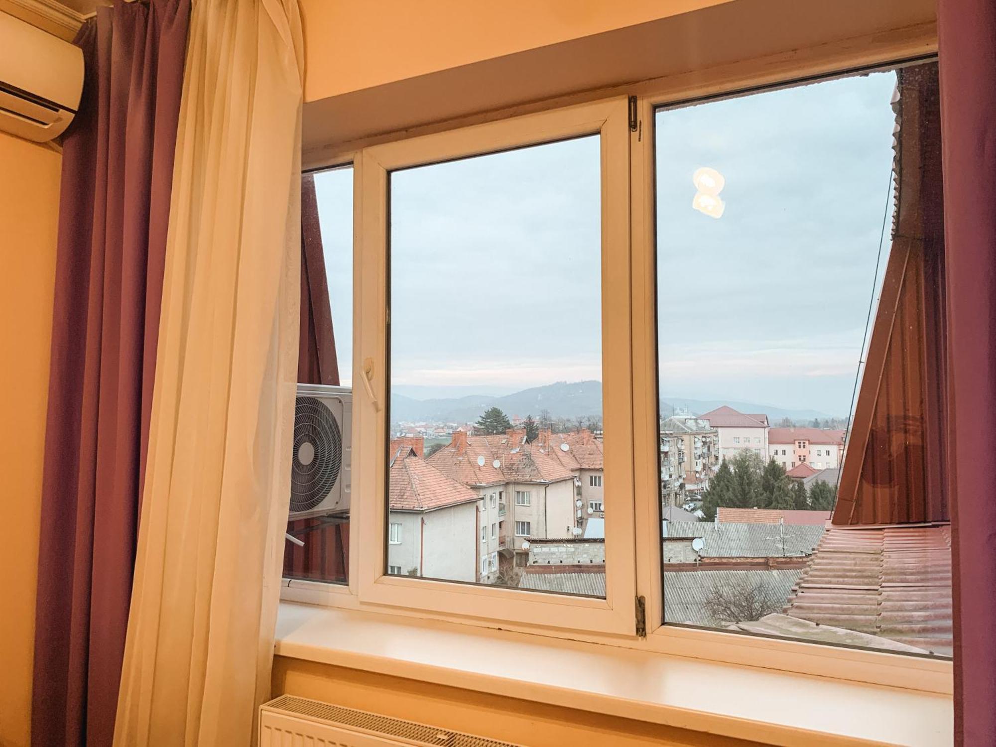 Apartments Domovik Parkaniya, 2A Мукачеве Екстериор снимка