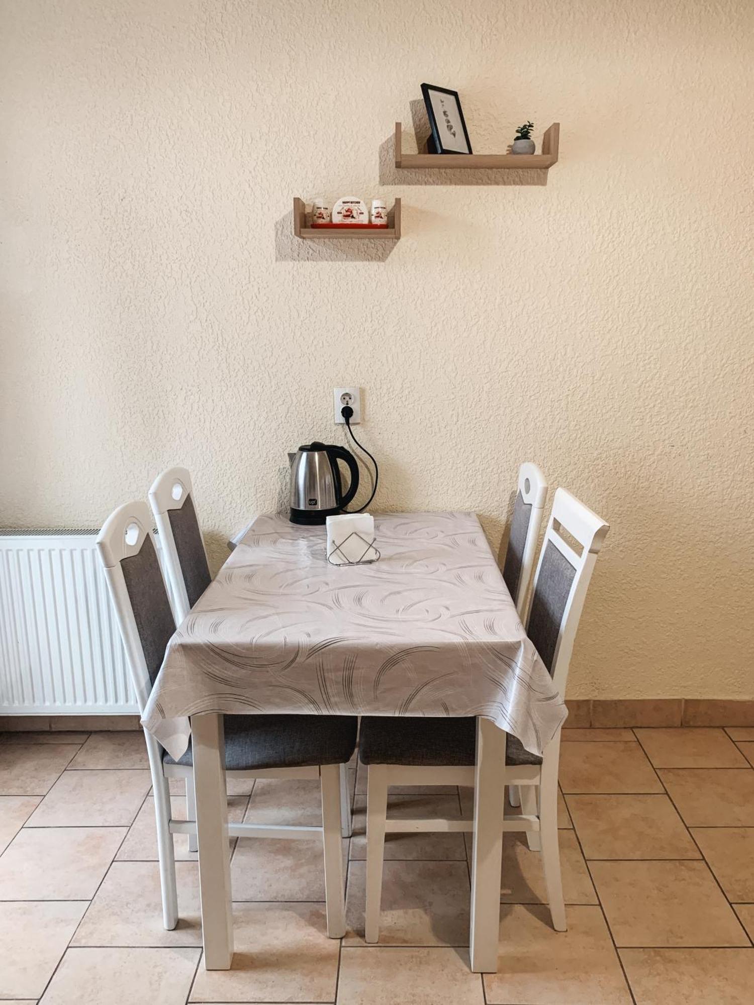 Apartments Domovik Parkaniya, 2A Мукачеве Екстериор снимка