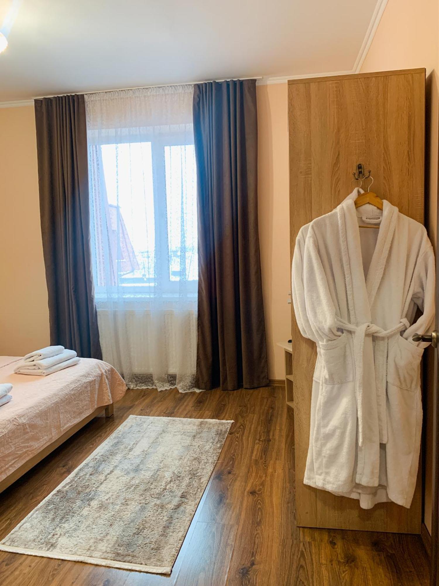 Apartments Domovik Parkaniya, 2A Мукачеве Екстериор снимка