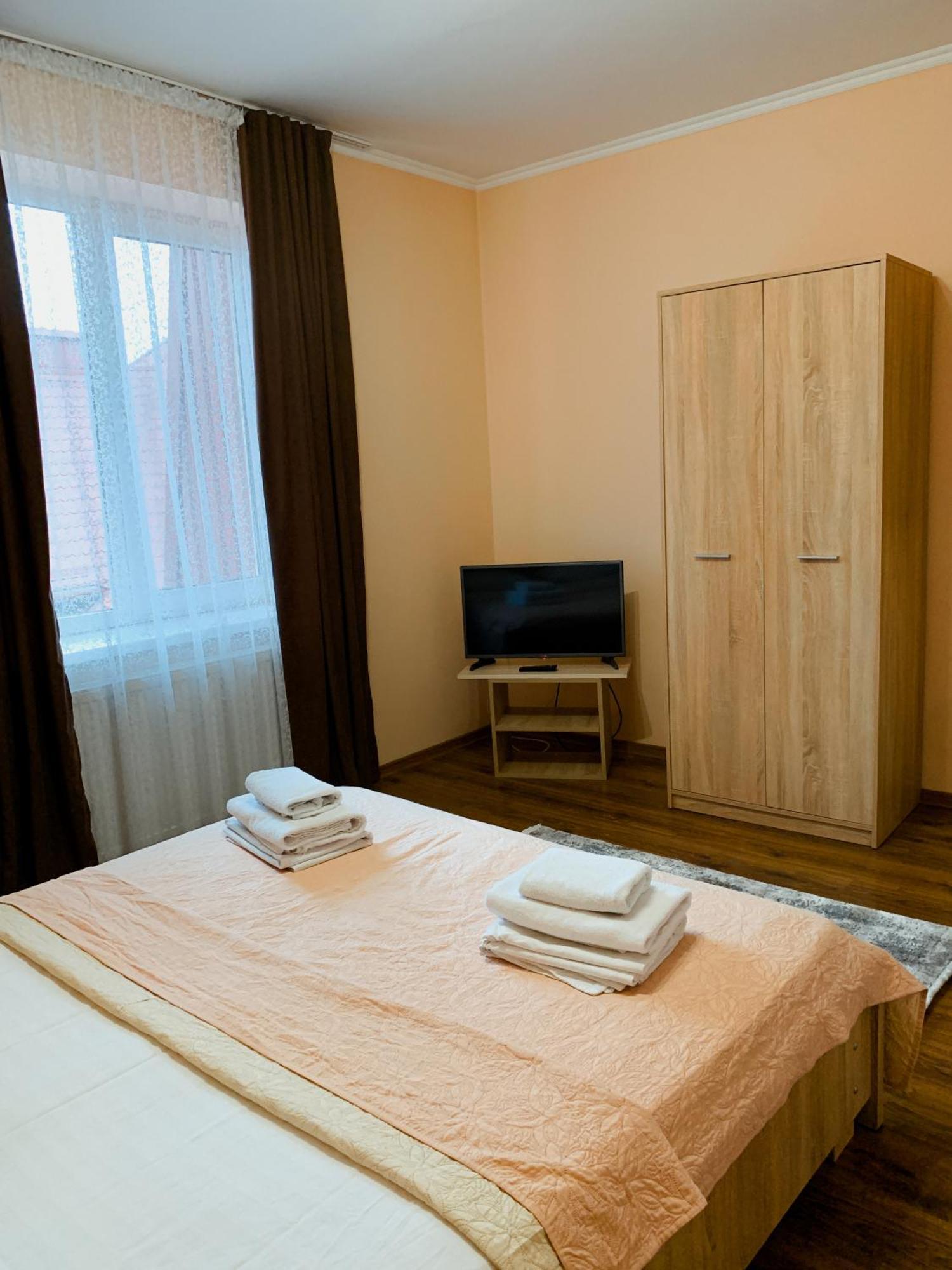 Apartments Domovik Parkaniya, 2A Мукачеве Екстериор снимка